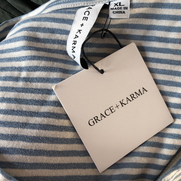 BLOUSE XL Pullover Striped Blue and White NWOT Never Worn Long Sleeves - Picture 2 of 9